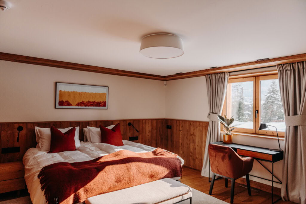 Main Chalet Room 30