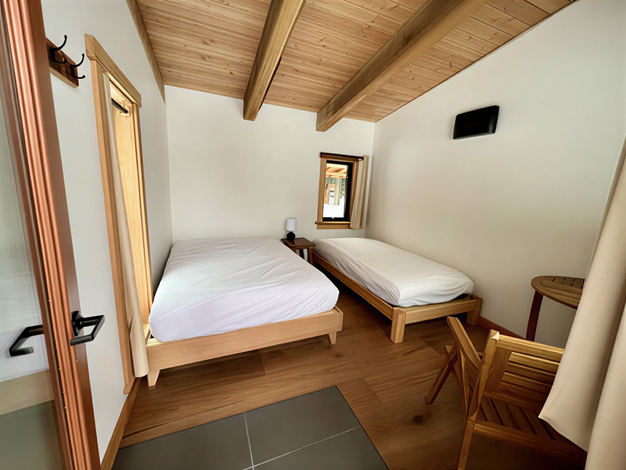 The Grove (1 full bed + 1 twin bed)