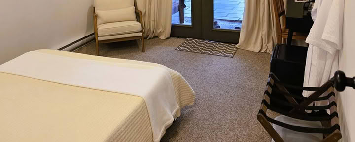 Standard Queen – Room 12