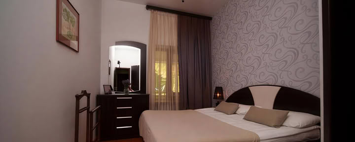 Double Room with Garden Access