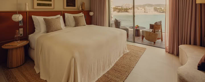 Cliff Room With Sea View and Outdoor Bathtub